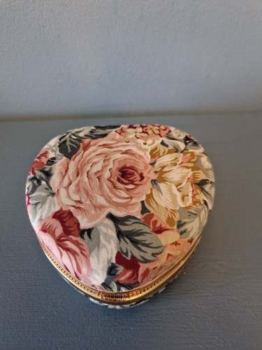 Vintage floral fabric - vintage, fabric-covered