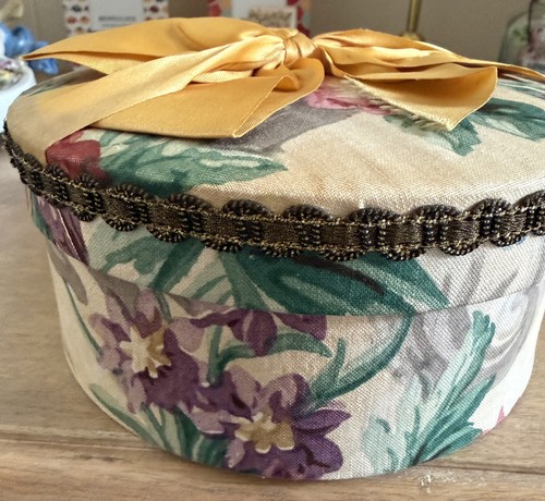 Vintage small round - vintage, fabric