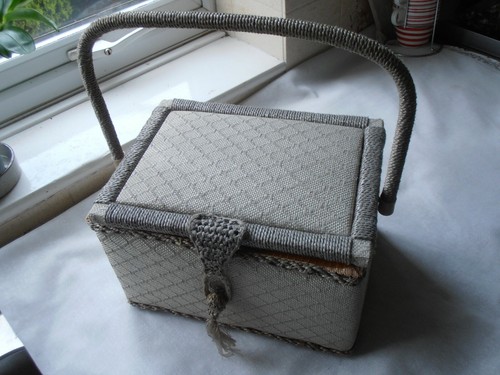 Vintage sewing box basket - sewing,