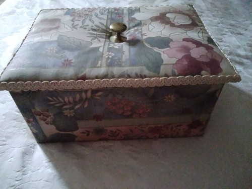 Flowery fabric covered large - flowery,