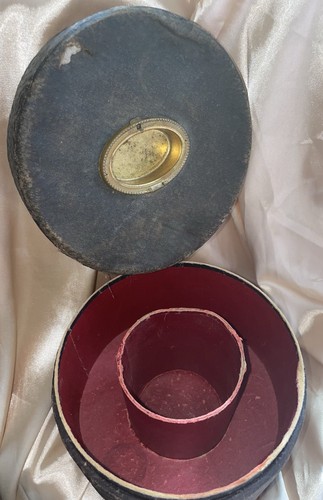 Collar box late - box,