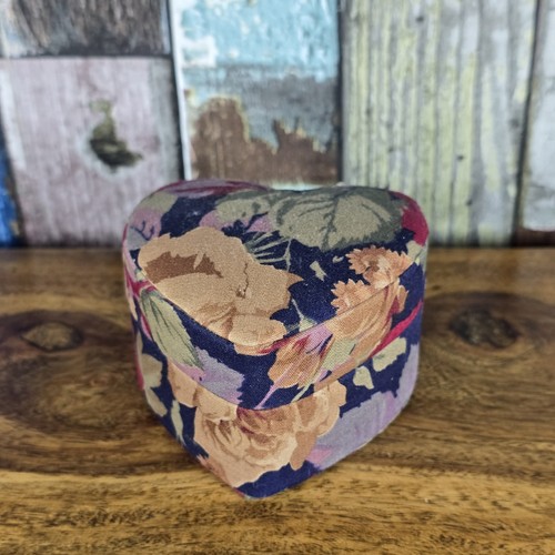 Vintage style floral fabric - floral,